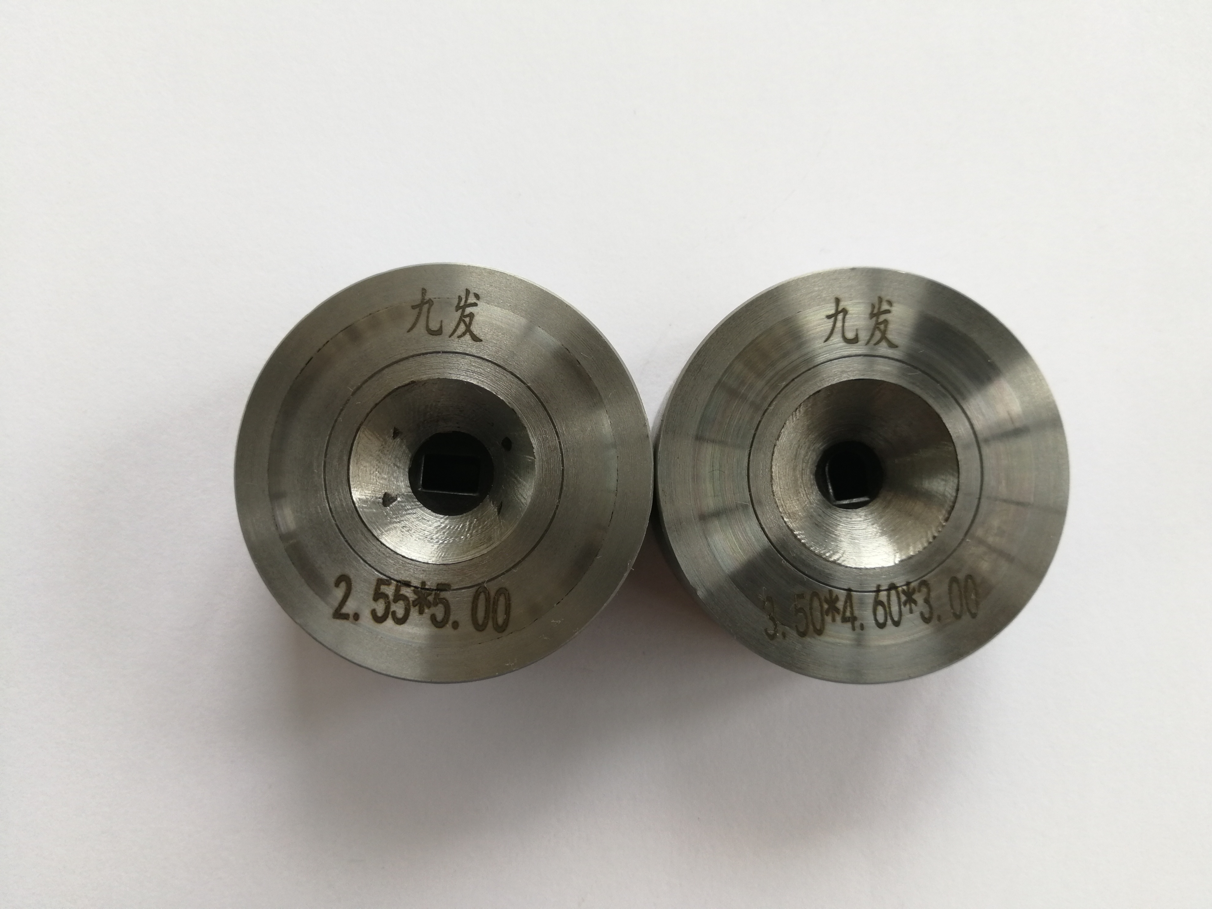 沧州聚晶圆形拉丝模具厂